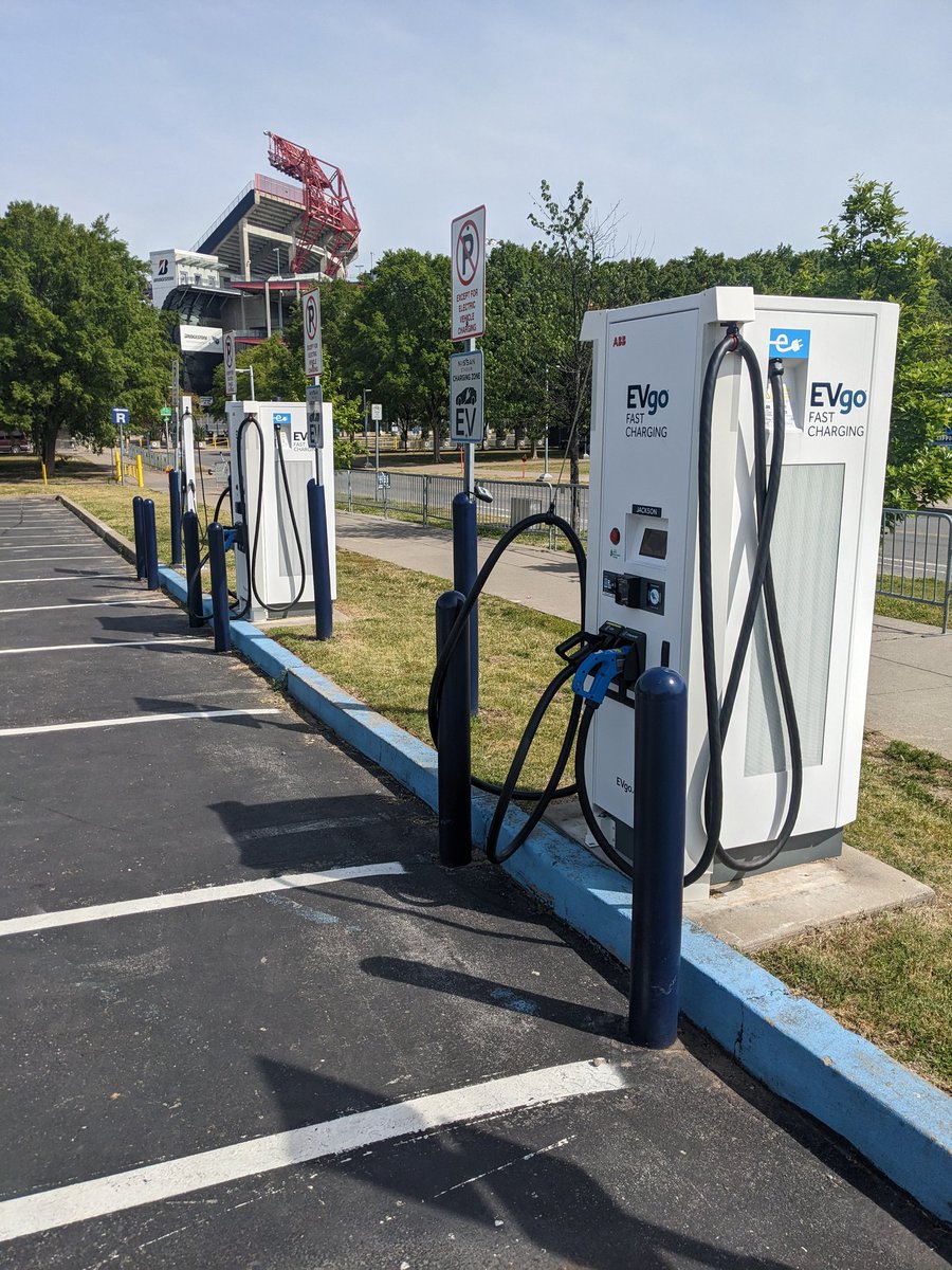 Tom_Manuel's tweet photo. It's sad that you can't charge your car because the parking lot is shut off at @NissanStadium. https://t.co/2lebFcMmZp