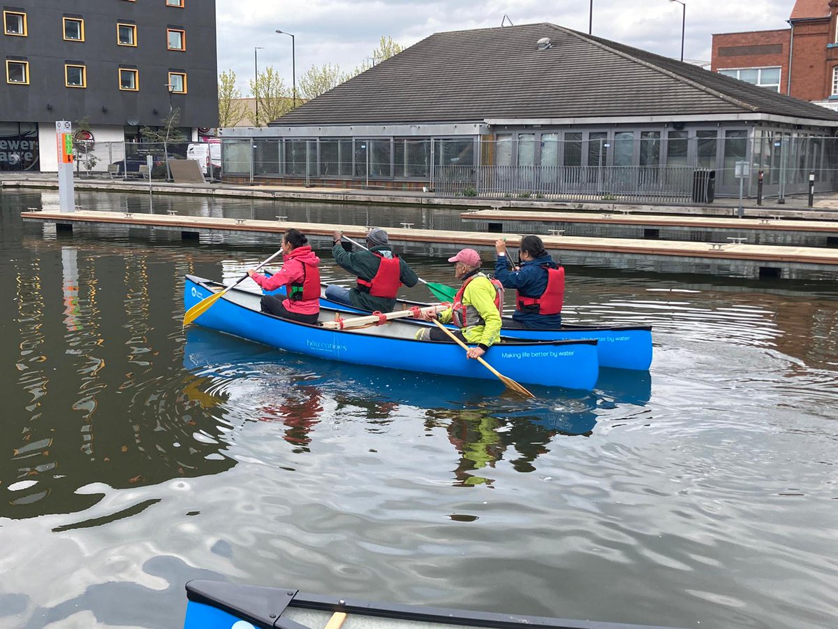run_taz's tweet photo. A fantastic day of #raftedcanoeing at #walsallcanalbasin with @CRTWestMidlands for the last day of @BTSWalsall #GoWildWeek
#letspaddle
@CanalRiverTrust
#happyplacebywater https://t.co/poWRfrgzZ6