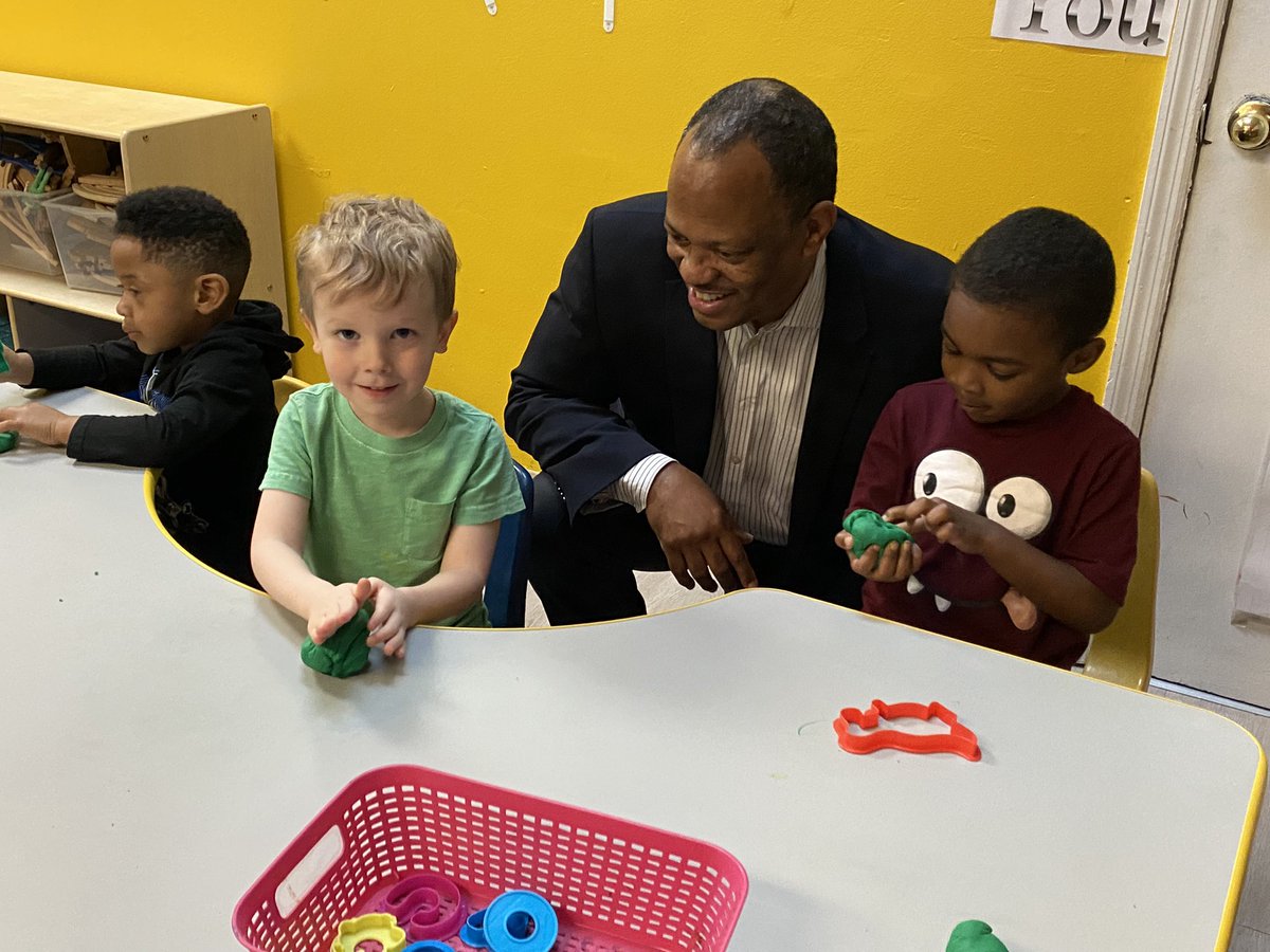GADeptEarlyCare's tweet photo. @repdwilkerson joined us at 1st Step Learning Academy in Powder Springs to celebrate #QRWeek with center director Kai Kyser.
Also attending were Jill West, a Quality Rated Regional Coordinator from DECAL, Hanah Goldberg and Greg Barrett from @GEEARS @Quality_Rated https://t.co/UyqtveKiBc