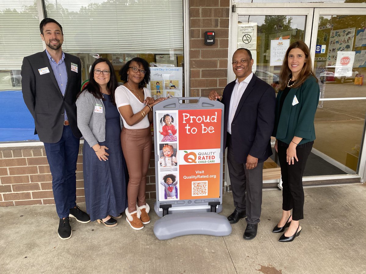 GADeptEarlyCare's tweet photo. @repdwilkerson joined us at 1st Step Learning Academy in Powder Springs to celebrate #QRWeek with center director Kai Kyser.
Also attending were Jill West, a Quality Rated Regional Coordinator from DECAL, Hanah Goldberg and Greg Barrett from @GEEARS @Quality_Rated https://t.co/UyqtveKiBc