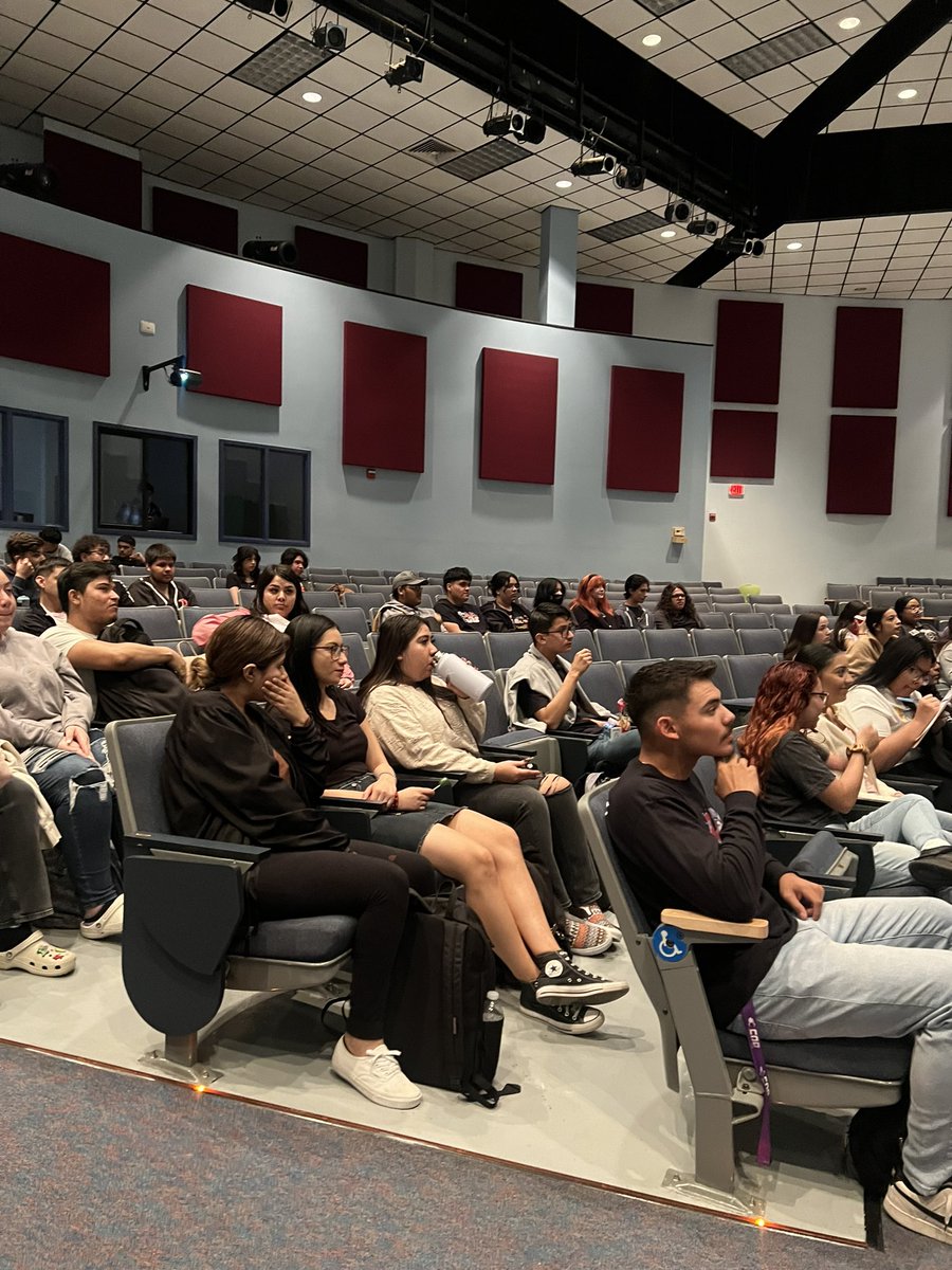 SandraVEspinoz1's tweet photo. @AnthonyHighSch1 is very happy to welcome Tyson Dever. Thank you for visiting our campus and sharing your inspirational story with our students. @_AnthonyISD https://t.co/WR4Yuj7fDp