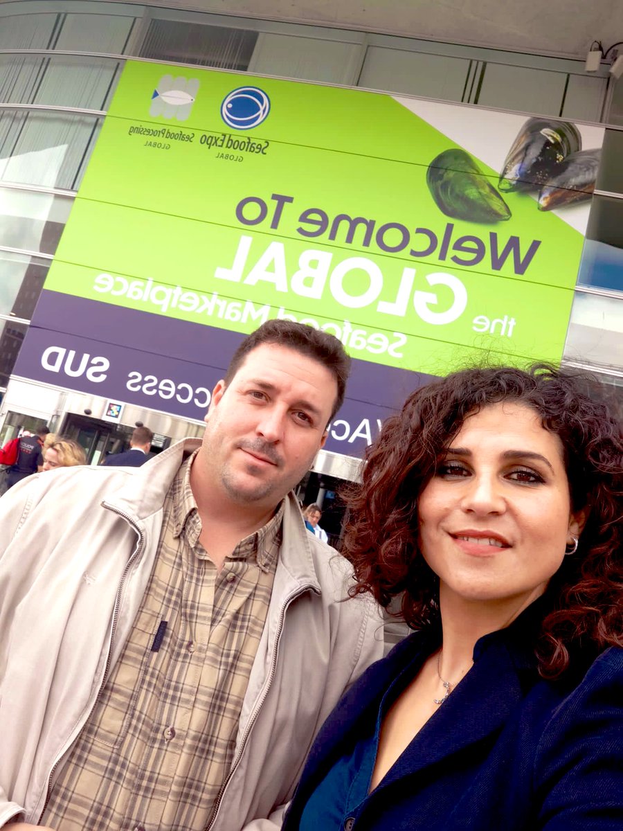 Valents_cast's tweet photo. Hoy nuestro candidato a la alcaldía de Castelldefels @javiercanderod, junto con @CaRmEn_RcDbA, Secretaria de Organización, han visitado la #seafoodexpo @SeafoodExpo_GL #Barcelona. 

El tiempo dispensado en el pabellón de Holanda ha sido muy fructífero!. #Holanda &amp; #Castelldefels. https://t.co/11S2ehWZzs