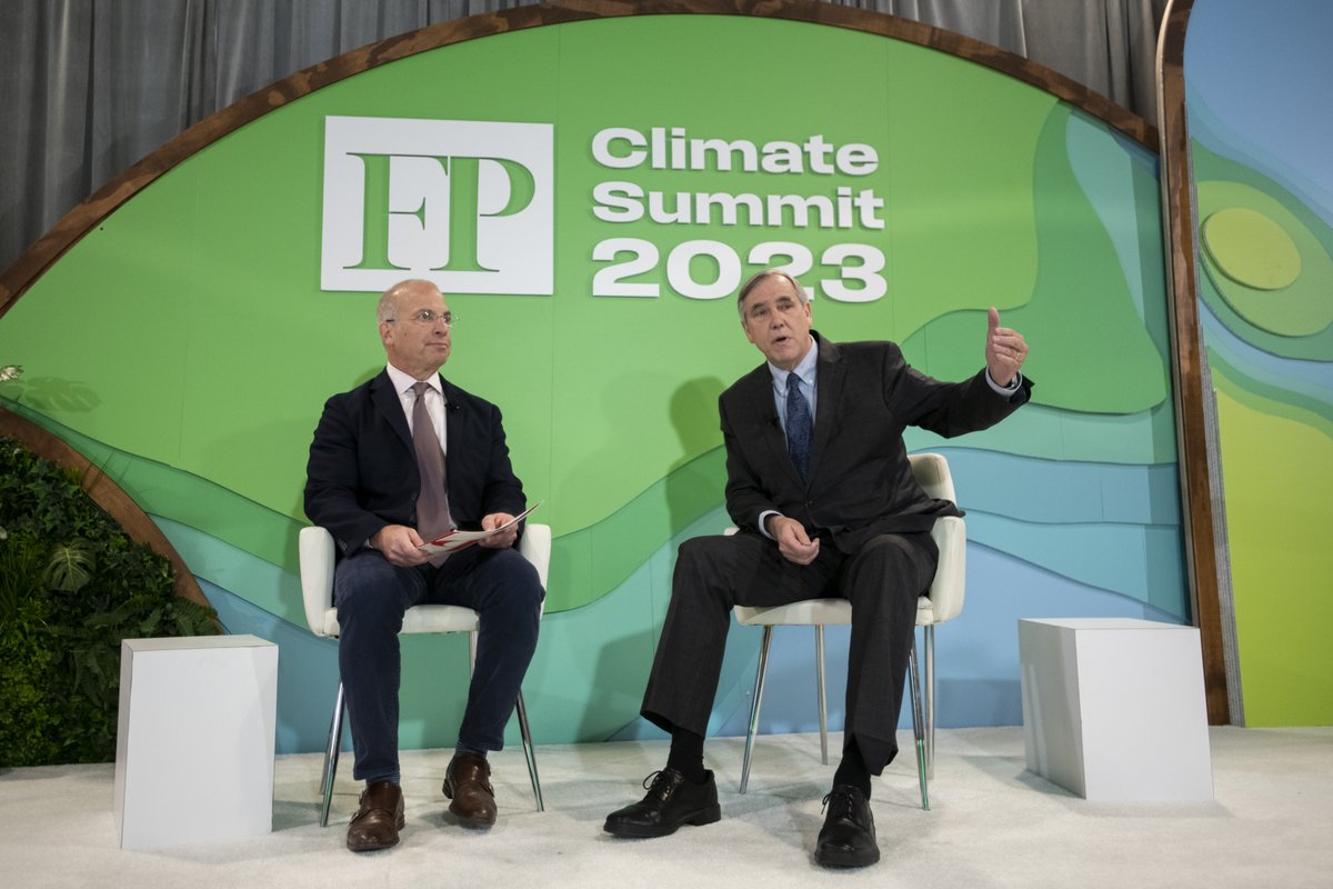Just now @SenMerkley spoke with <a href="/AFSollinger/">Andrew Sollinger</a>  about the impacts of Renewable Incentives vs Fossil Fuel Cuts at the #FPClimateSummit. To listen to more, join us virtually by clicking the link below.
