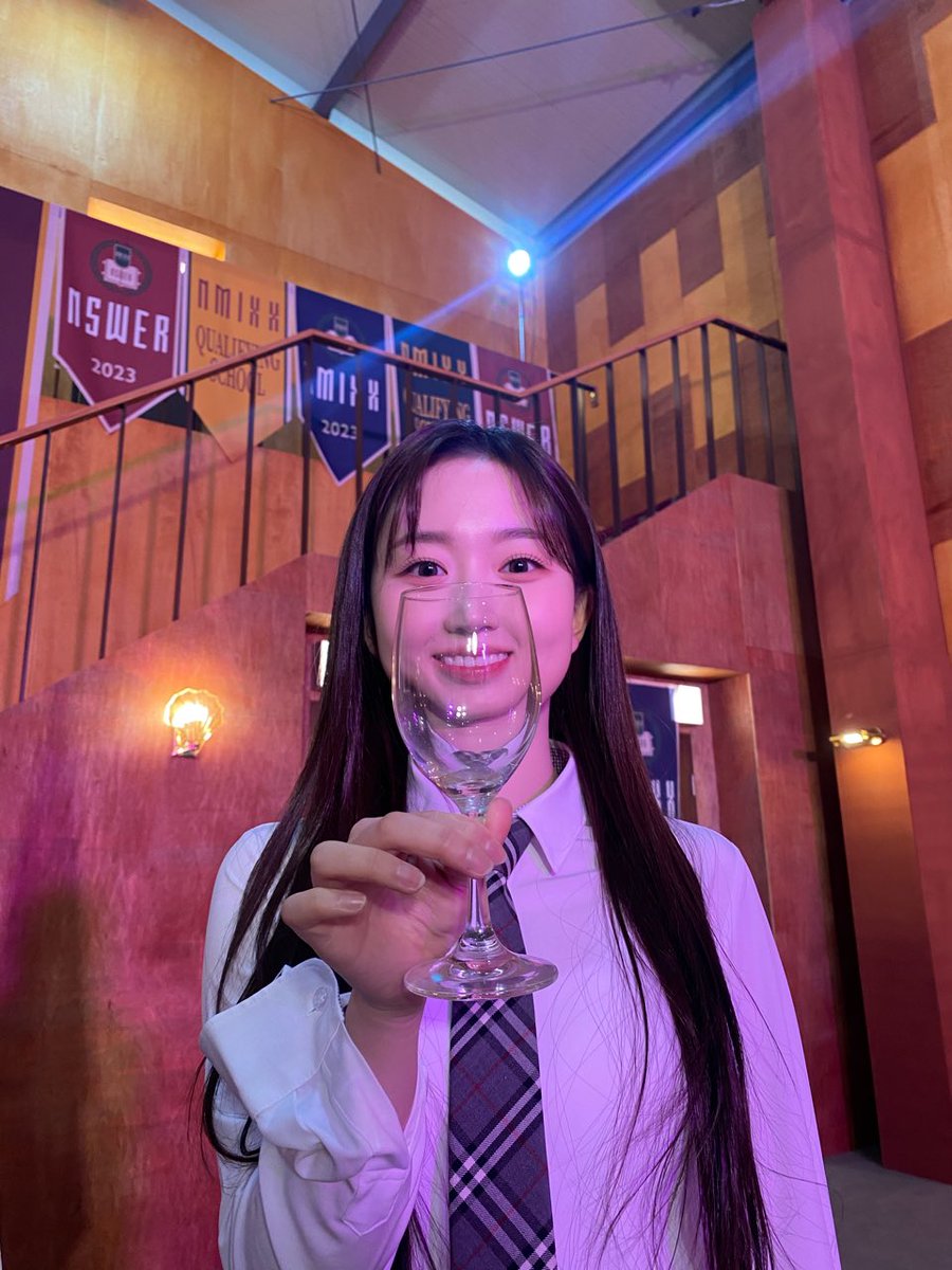 trulyhaewoo's tweet photo. 🐻💭 230427 12.25am kst (hw) 

📸

won who’s holding a cup https://t.co/dtlTtj5aTi