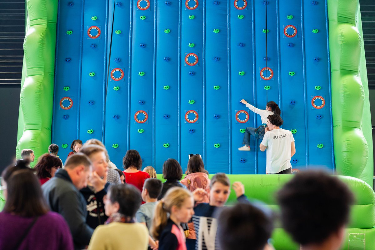 cdos49's tweet photo. [Foire d’Angers] Clap de fin pour le village sportif du #CDOS49
Un grand merci ! Vous avez été nombreux à venir découvrir les sports Olympiques et Paralympiques pendant 5⃣ jours 🤩

@Paris2024 @FranceOlympique @Maine_et_Loire @Dest_Angers @Amf49Maires @SPORTPDL 

©Arthur Corgier https://t.co/fFzhyNbF1V