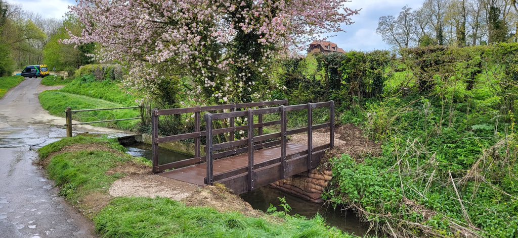 BHML35's tweet photo. New footbridge installed in chalveston this week on behalf of @kiergroup @NNCHighways @NNorthantsC @ChelvestonPC 980 500ml recycled bottles used for the bridge. https://t.co/IpaNY9TLZd