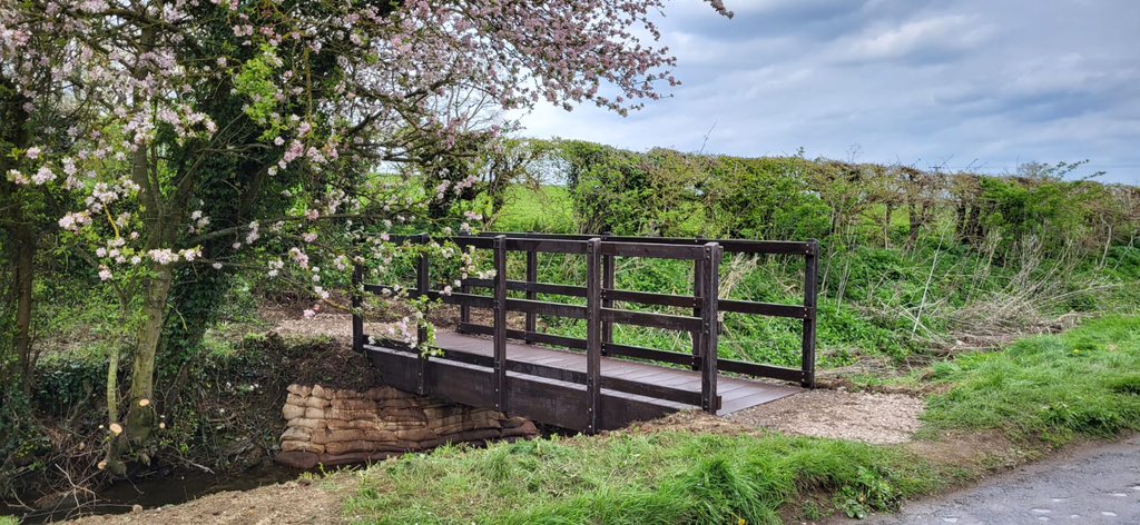 BHML35's tweet photo. New footbridge installed in chalveston this week on behalf of @kiergroup @NNCHighways @NNorthantsC @ChelvestonPC 980 500ml recycled bottles used for the bridge. https://t.co/IpaNY9TLZd