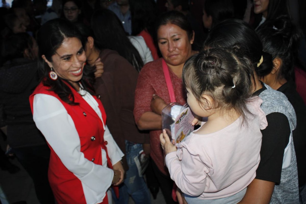 Bienestar_Hgo's tweet photo. Además de los #NuevosProgramasBienestar la #Sebiso cuenta con más apoyos para los grupos prioritarios de #Hidalgo.

A través del @IAAMEH y de @juventudHGO brindamos diversos servicios que ayer se ofrecieron, por nuestra titular, @ssimey Olvera, a vecinos de la #ColoniaMilitar https://t.co/n1THBQOSL0