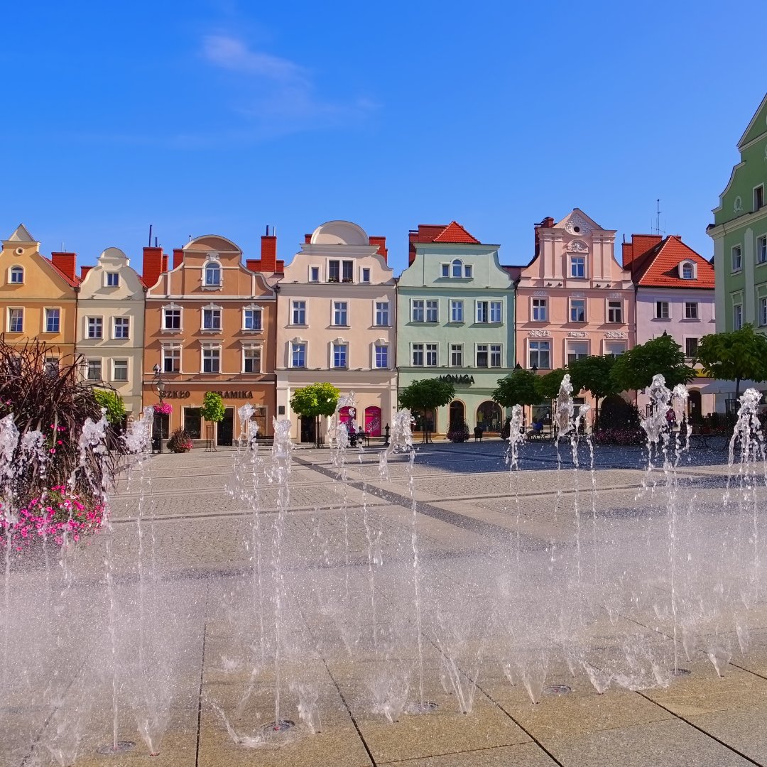 coe's tweet photo. The 2023 #EuropePrize winner is Bolesławiec in Poland 🇵🇱. Congratulations!

The prize is awarded each year by @PACE_News to the town most active in promoting the European 🇪🇺 ideal.

Read more ⤵️
https://t.co/B5cABzVTSg

@PLPermRepCoE https://t.co/IgUzFmPMG2