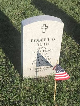 JessFGorges's tweet photo. I was proud to honor my grandfather, Robert D. Ruth by purchasing a flag dedication from @unitedwayplains 

#FlagsofFreedom
✔️Honor a veteran in your life
✔️Support a local veteran gain access to transportation, shelter and health services
❤️🤍💙https://t.co/1LX9VnA09p https://t.co/7Gw2AW37vd