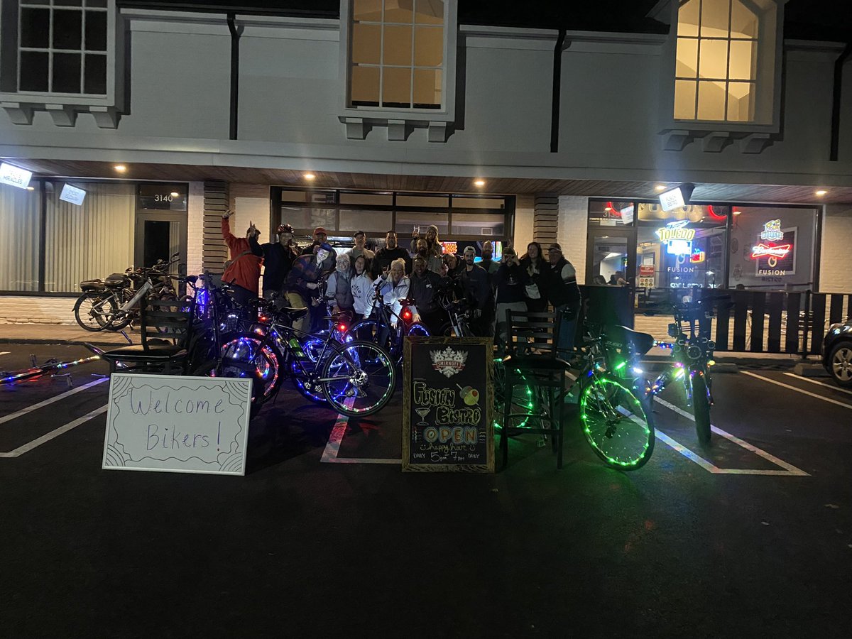 Brightz_Ltd's tweet photo. Join us for tonight’s #PedalsNPints to Fusion Bistro w/ @PatronSaintsBrw and @WersellsBike at 7pm!
#brightzlights #toledo #bikeride https://t.co/8HbIhbPcZr