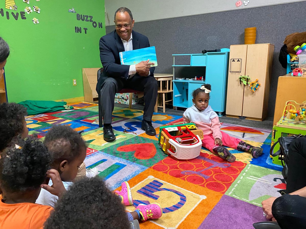 CommJacobs's tweet photo. Thanks to State Representative @repdwilkerson for helping us celebrate #QRWeek with students at 1st Step Learning Academy in Powder Springs. @GADeptEarlyCare @GaHouseHub https://t.co/T1EXxtdQ6M