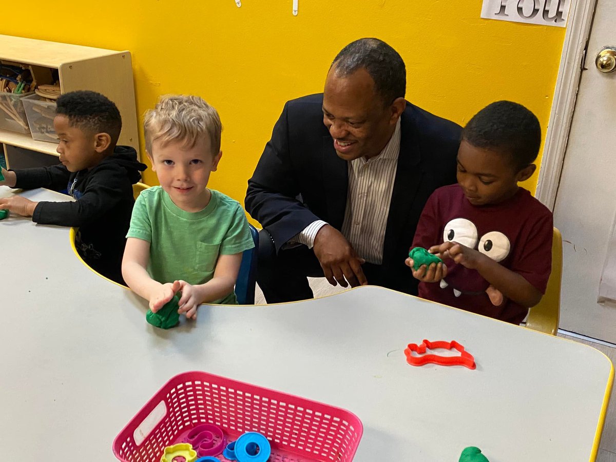 CommJacobs's tweet photo. Thanks to State Representative @repdwilkerson for helping us celebrate #QRWeek with students at 1st Step Learning Academy in Powder Springs. @GADeptEarlyCare @GaHouseHub https://t.co/T1EXxtdQ6M
