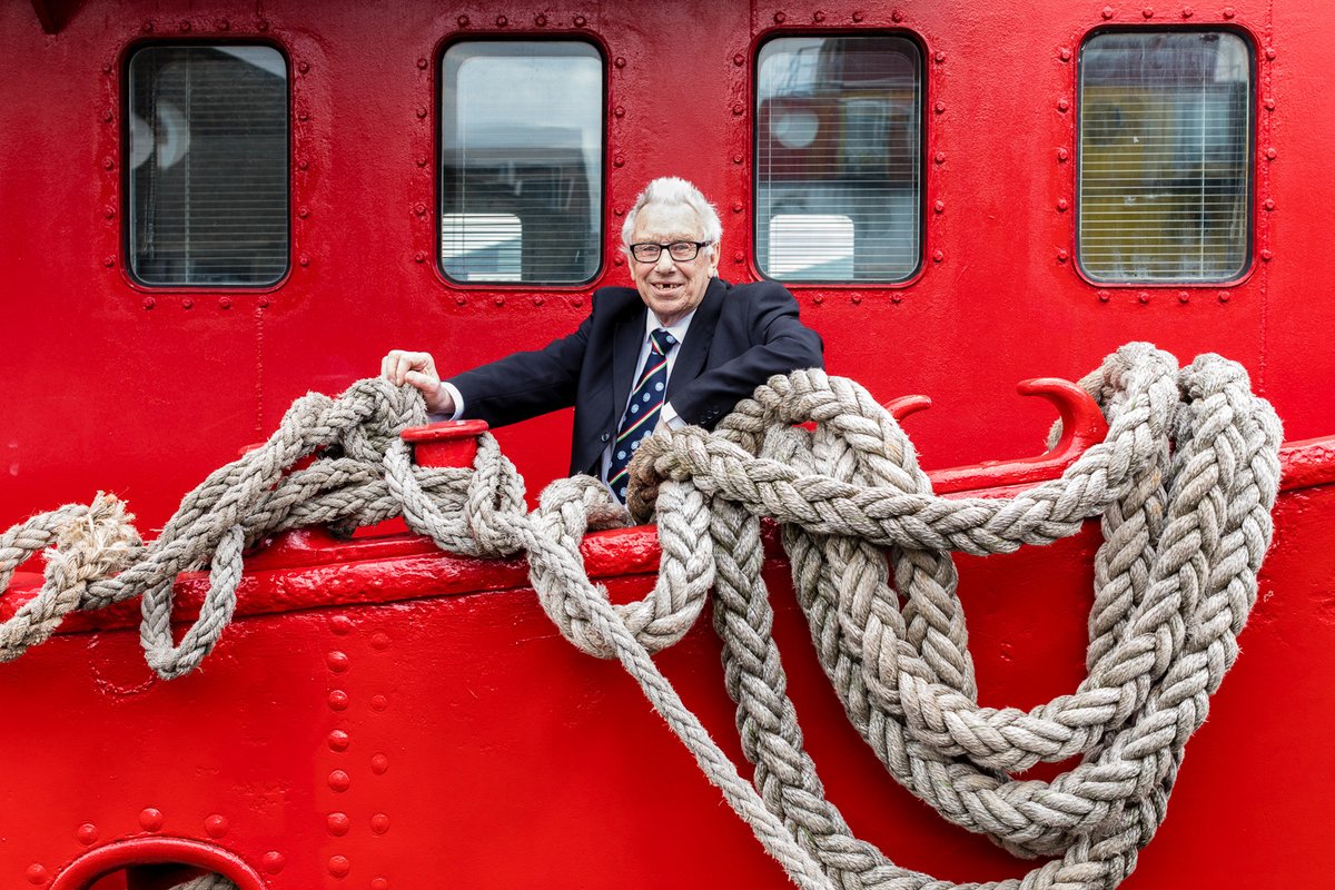 A Look Back: Working River: Portraits [2017]

Find out more @ bit.ly/3Ld8BNE

Photo: <a href="/hydardewachi/">Hydar Dewachi</a>  
#ThamesFestivalTrust #Arts #RiverThames #London #BecauseImALondoner