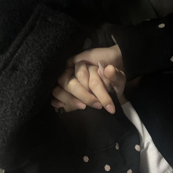 実は今日、仕事終わりに念願のコナン観に行きました😽❤︎ とても良かったです😭(2.3回泣きました) 今年もririちゃんとコナンの映画が観れてとても幸せな時間でした~  映画前にスタバ飲んだ☕️Sioriさんありがとうございます✨ おうちに帰ってきてririちゃんはぐっすり寝ています😴明日も頑張ろう！Aya