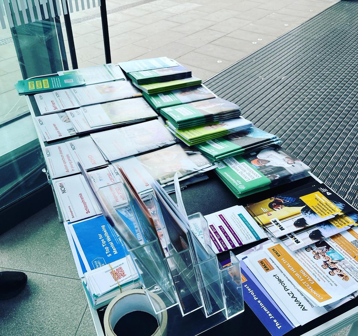siobhanpeters28's tweet photo. Did some actual outreach work today, it’s been a while but I had a fab couple of hours. #mentalhealth
#MentalHealthAwareness #normalizetheconversation #theelizabethline #southall
@TfL @EACHCounselling https://t.co/T1icGqpvZF