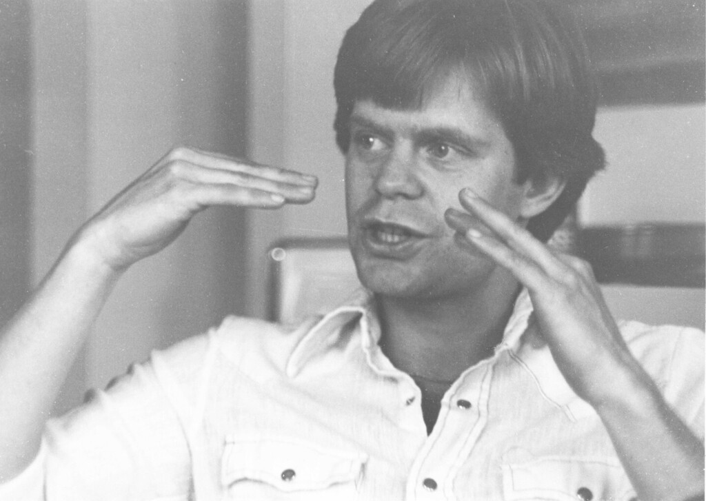 goddardcollege's tweet photo. From the archives – William Macy circa 1970, taking classes on our Vermont campus in Plainfield, VT.
#GoddardCollege #vermontbyvermonters #progressiveschool https://t.co/Vo7i1WDSsv