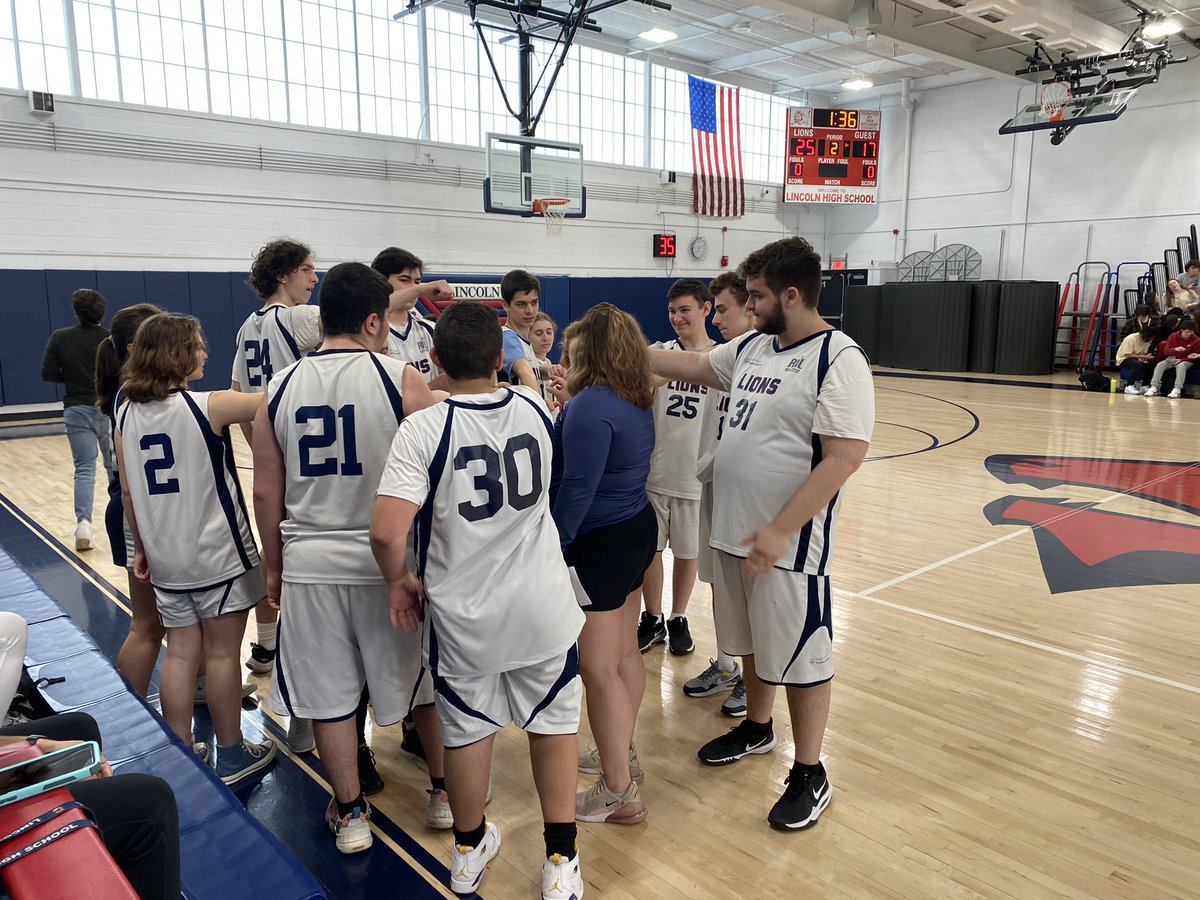 Lincoln Athletics tweet media