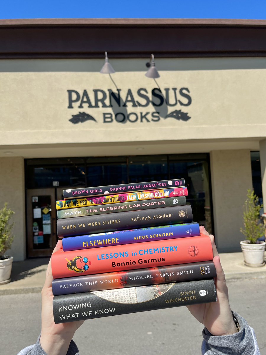 1st week of May is gonna be one for the books!
📚5/1 Simon Winchester, Knowing What We Know
📚5/2 Michael Farris Smith w/ River Jordan, Salvage This World
📚5/3 Carol Shields Prize Public Event w/ the shortlisted authors
📚5/6 Bonnie Garmus w/ Todd Doughty, Lessons in Chemistry