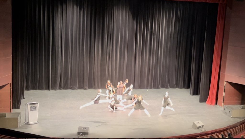 TanyaRaimundo's tweet photo. Way to go Jaguars!! @StJacintaDPCDSB @DPCDSBSchools We had so much fun watching all the schools! Thank you to all the teachers for putting on a great show!!! Amazing job dancers😍 https://t.co/cavJK9jsAO