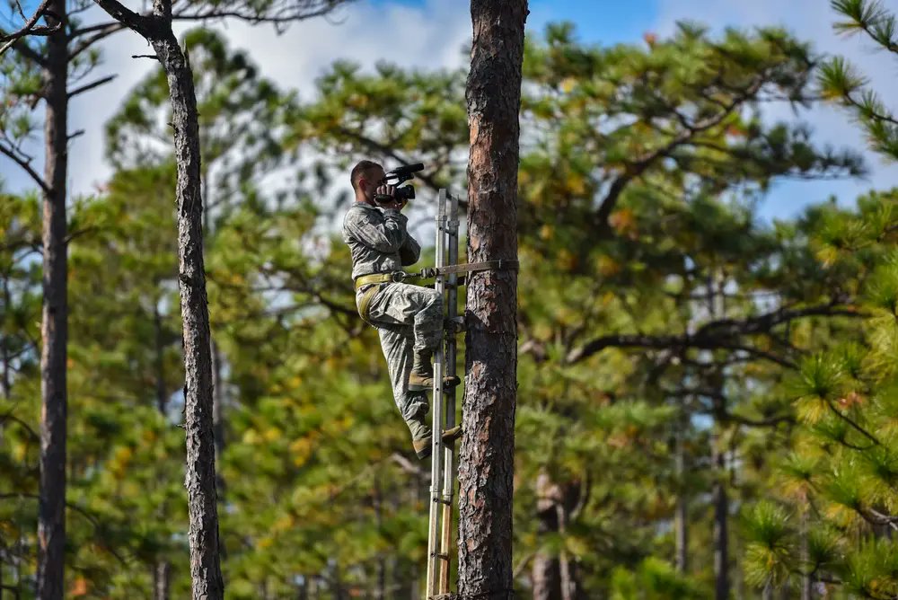 CMactual's tweet photo. Happy #EarthDay2023! Whether it's at sea, in the air, or on land, the U.S. military works hard to protect &amp; preserve the planet. And even during training, they prioritize clean-up &amp; restoration efforts. So today, we thank our #veterans for fighting for a greener future! 🌎🇺🇸 https://t.co/Ys7x3JhP03