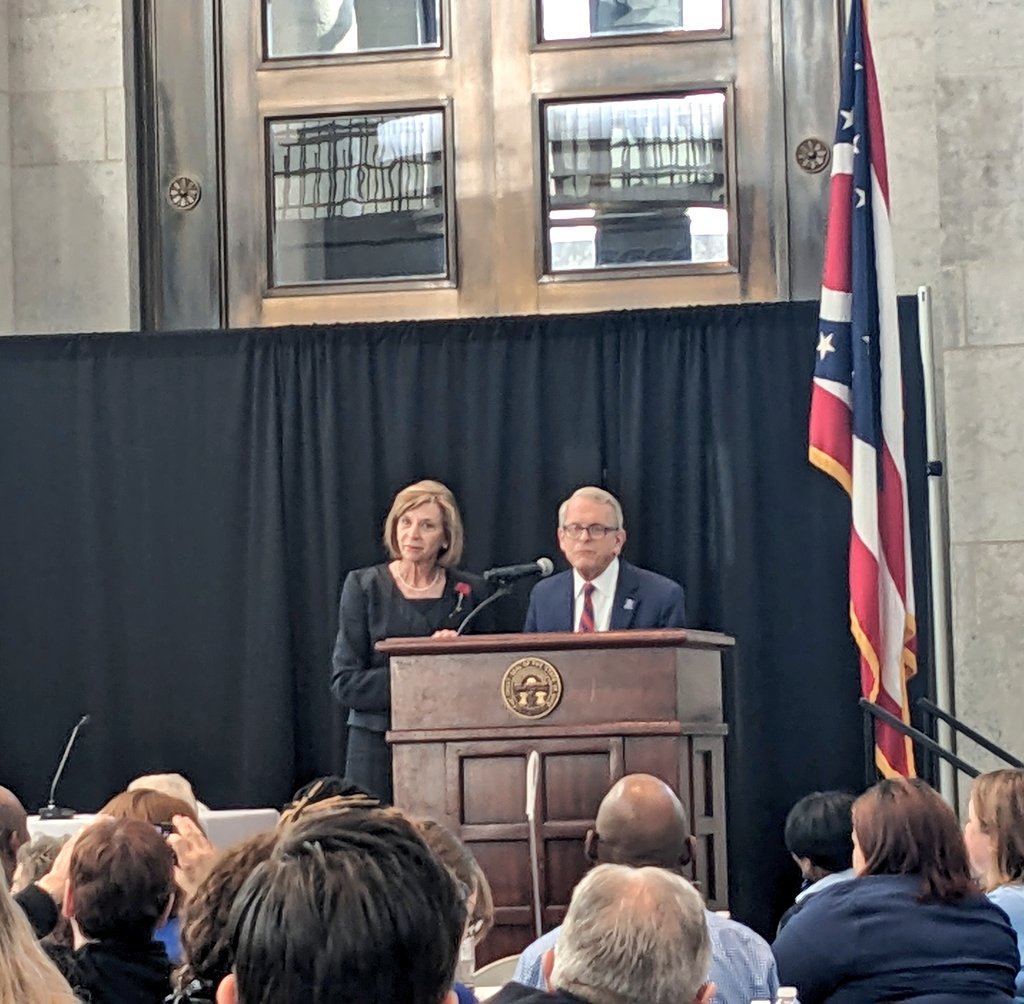 DelawareLibrary's tweet image. Happy to hear from @FranDeWine and @GovMikeDeWine speaking about their love of libraries, literacy, the Dolly Parton @ImaginationOhio, and getting kids ready to read! #OhioLibraryDay @OhioLibraryCncl