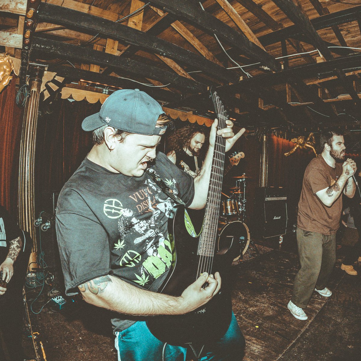 beatenintodust's tweet image. real FYL rocker shit 

📸: @Ging_BBU