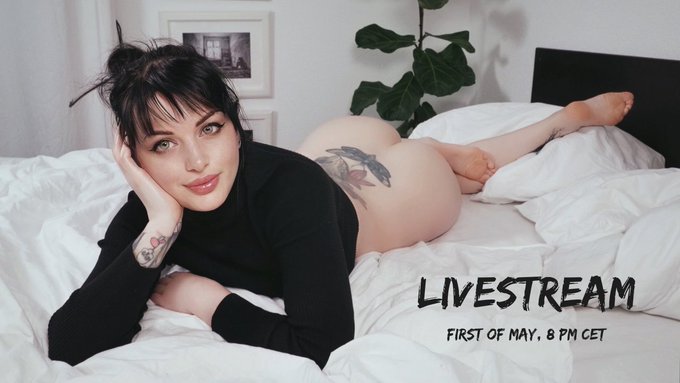Are you joining me for a livestream next Monday? 

It will be available for free for all my OnlyFans