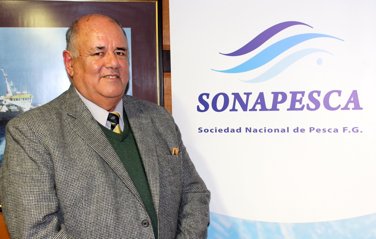 IPesqueras's tweet photo. #Entrevista 🎙️ | Osciel Velásquez, presidente de @Sonapesca_cl #Chile y @alpescas en la #RevistaIP de Abril: 

“Reconocemos que no hemos hecho las cosas bien en el pasado, pero hoy tenemos una nueva pesca en Chile”

🔹Adelanto exclusivo para #Fremium: https://t.co/Wt9oLsE5m0 https://t.co/d5jJJydvTq