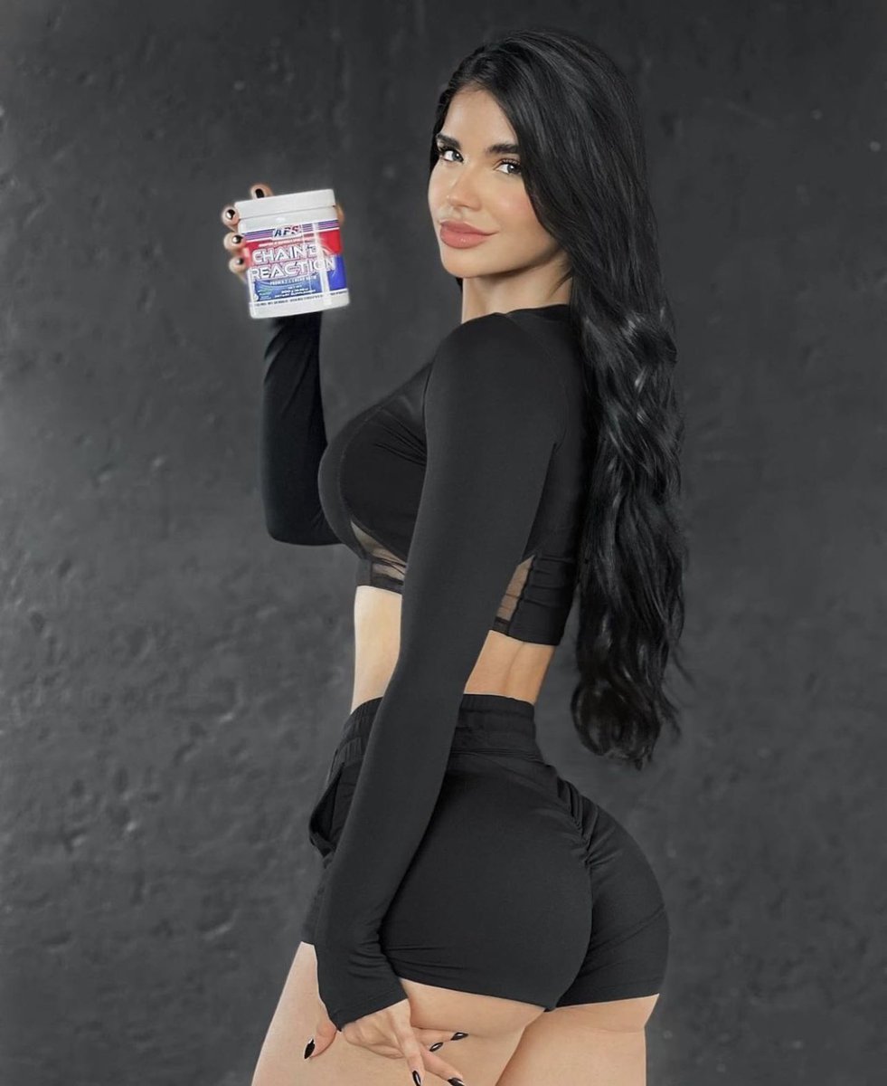 muscle_fitness's tweet photo. .@HiTechPharma For your mid-week recovery needs ⛓ Chain’d Reaction is the ultimate BCAA + recovery aid for muscle growth ⚡️ Head over to @hitechpharma & check out the link in their bio to snag your own! 🛒
#chaindreaction #hitechpharma #teamhitech #bcaa #aminos #recovery https://t.co/n8sBnvdcjO