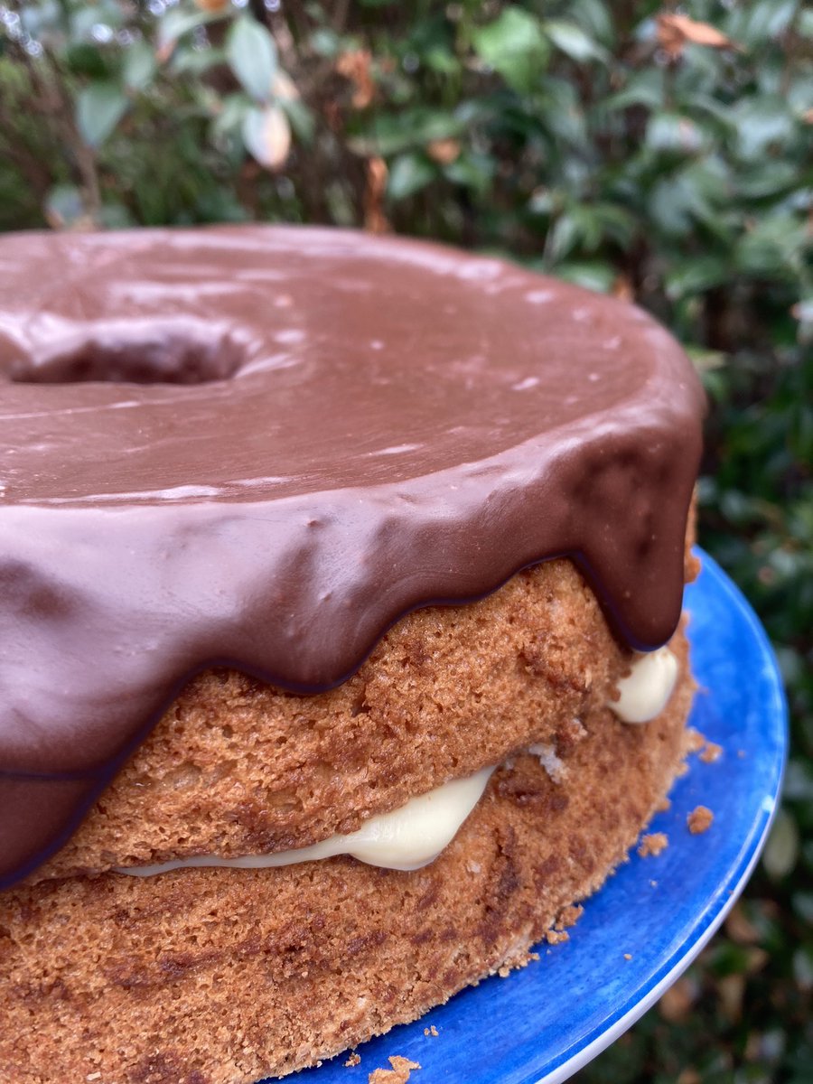 The Village Cakery Surrey tweet media