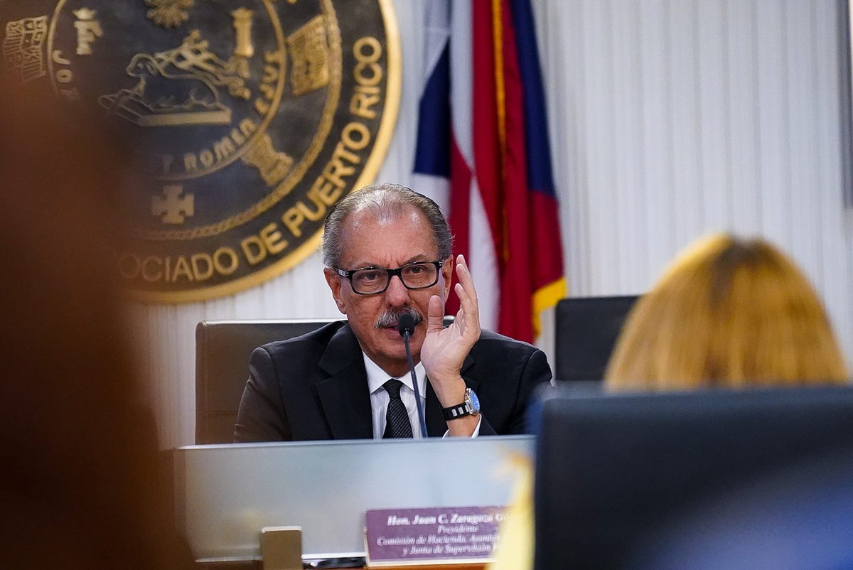 JuanZaragozaPR's tweet photo. [𝐀𝐇𝐎𝐑𝐀] Comienzan los trabajos en la vista pública de la Comisión de Hacienda, Asuntos Federales y Junta de Supervisión Fiscal para atender la R. del S. 66 que propone analizar el presupuesto vigente y el del próximo año fiscal.

Deponen: Ciení Rodríguez- Secretaria Interina
Alberto Fraderas- ADSEF
Roberto Pagán- ACUDEN
Glenda Gerena- Administración Familia
Nicole Martínez- ASUME