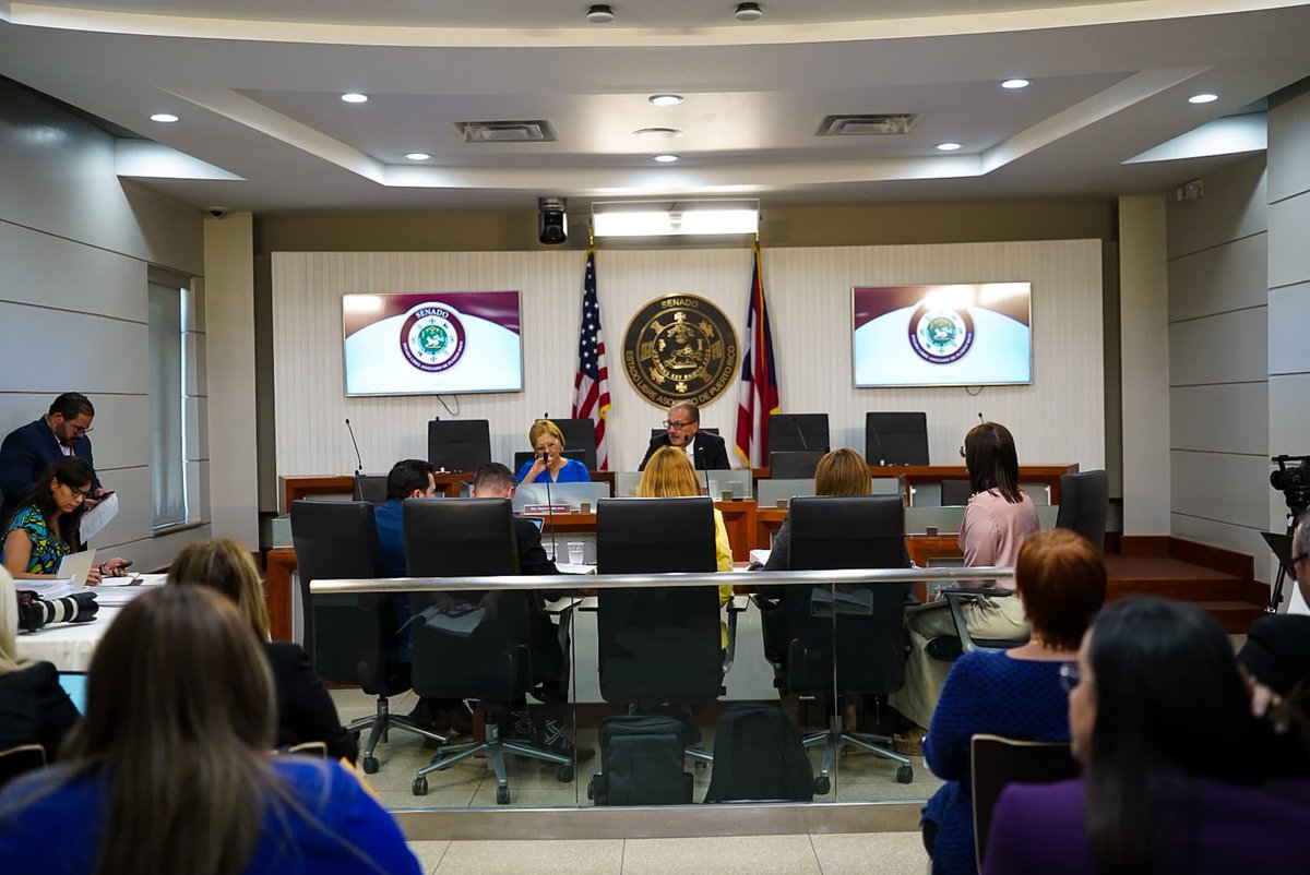 JuanZaragozaPR's tweet photo. [𝐀𝐇𝐎𝐑𝐀] Comienzan los trabajos en la vista pública de la Comisión de Hacienda, Asuntos Federales y Junta de Supervisión Fiscal para atender la R. del S. 66 que propone analizar el presupuesto vigente y el del próximo año fiscal.

Deponen: Ciení Rodríguez- Secretaria Interina
Alberto Fraderas- ADSEF
Roberto Pagán- ACUDEN
Glenda Gerena- Administración Familia
Nicole Martínez- ASUME