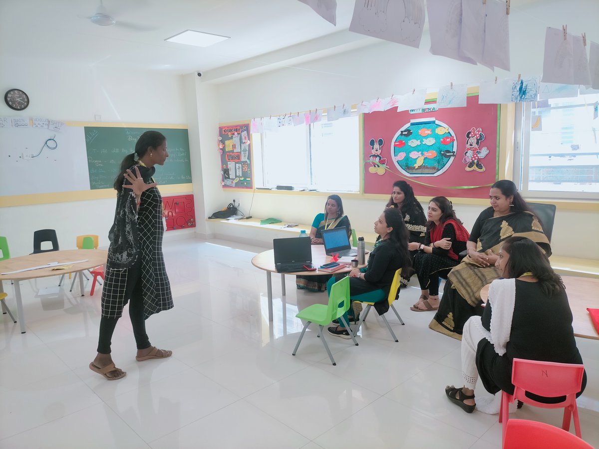 envision_high's tweet photo. Train the trainer program.
Pleasant Padmini 
Effective storytelling without the use of props. 
Ms. Padmini of the LKG B section proved all of the above are proven right by her engaging story time without the use of any props. https://t.co/KjTIzcZmQP