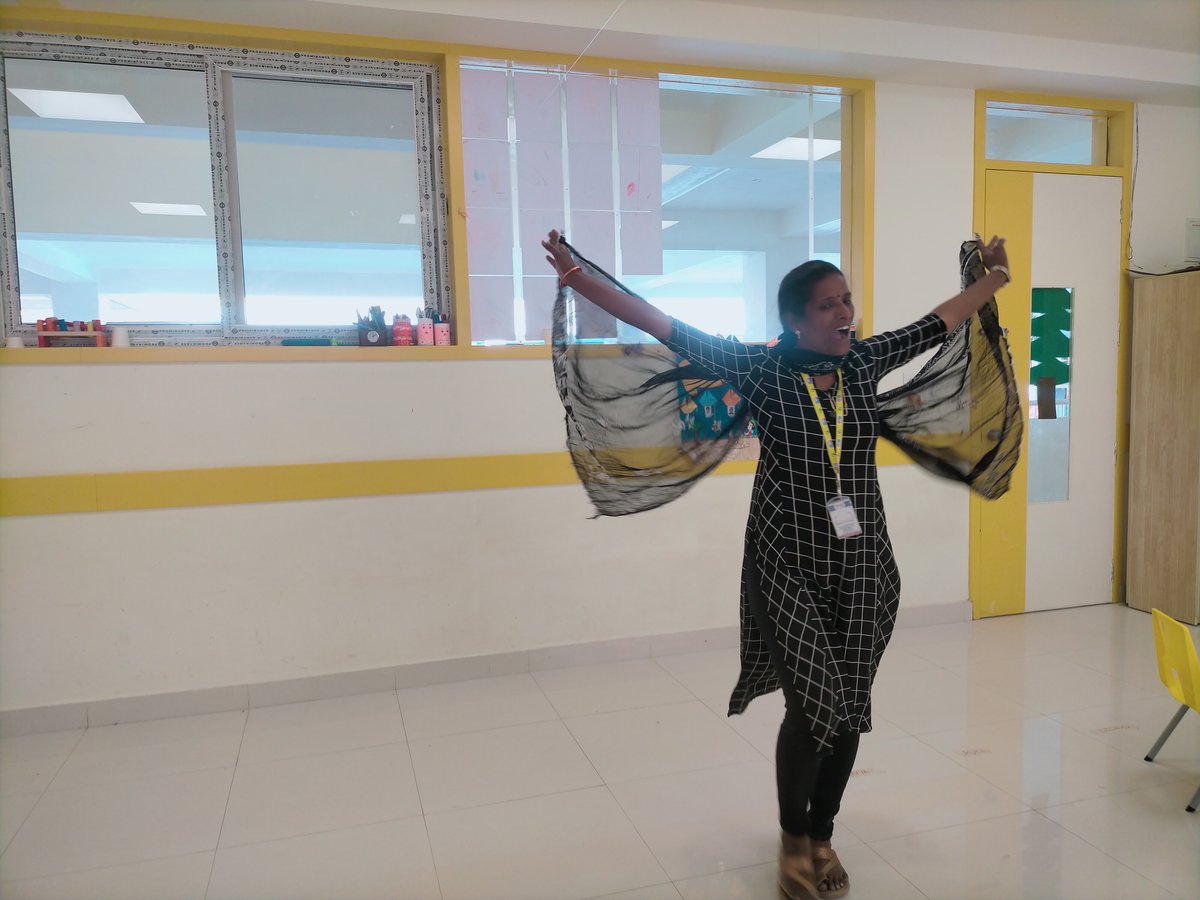 envision_high's tweet photo. Train the trainer program.
Pleasant Padmini 
Effective storytelling without the use of props. 
Ms. Padmini of the LKG B section proved all of the above are proven right by her engaging story time without the use of any props. https://t.co/KjTIzcZmQP