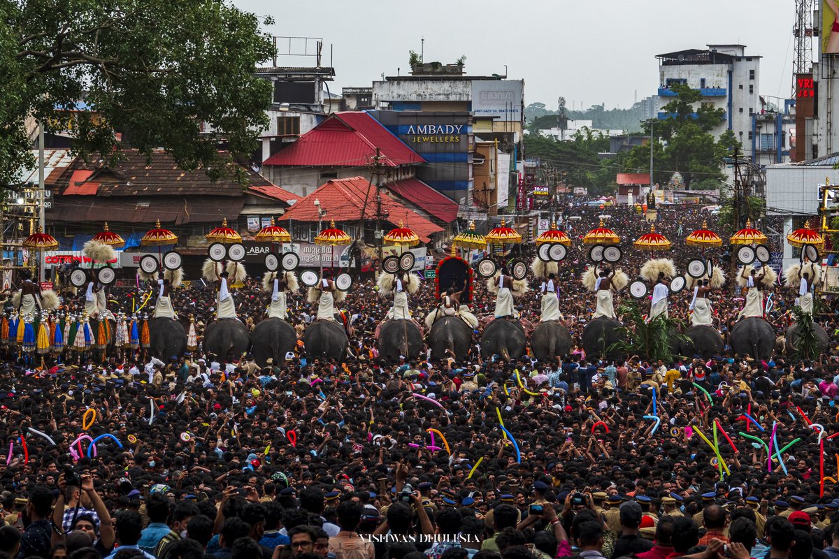 Thrissur Pooram 💥

#thrissurpooram is one of the biggest festivals in Kerala. It is a Hindu temple festival held in various temples of the state, though the center of attraction is Vadakkunnathan temple.