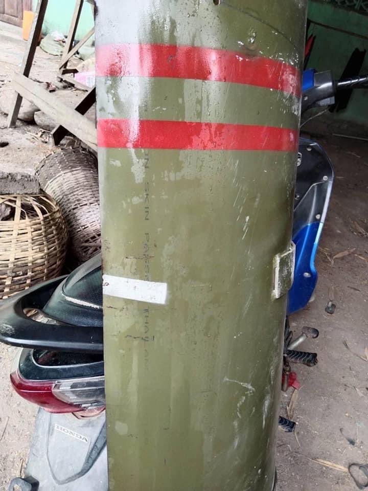 BREAKING: Evidence of Thai ammunition have been found with Myanmar regime.
In Myawaddy, sit-tat dropped this bomb with Thai language on it from their YAK-130 jet.
We need serious answer from Thai gov.
#MyanmarRevolution