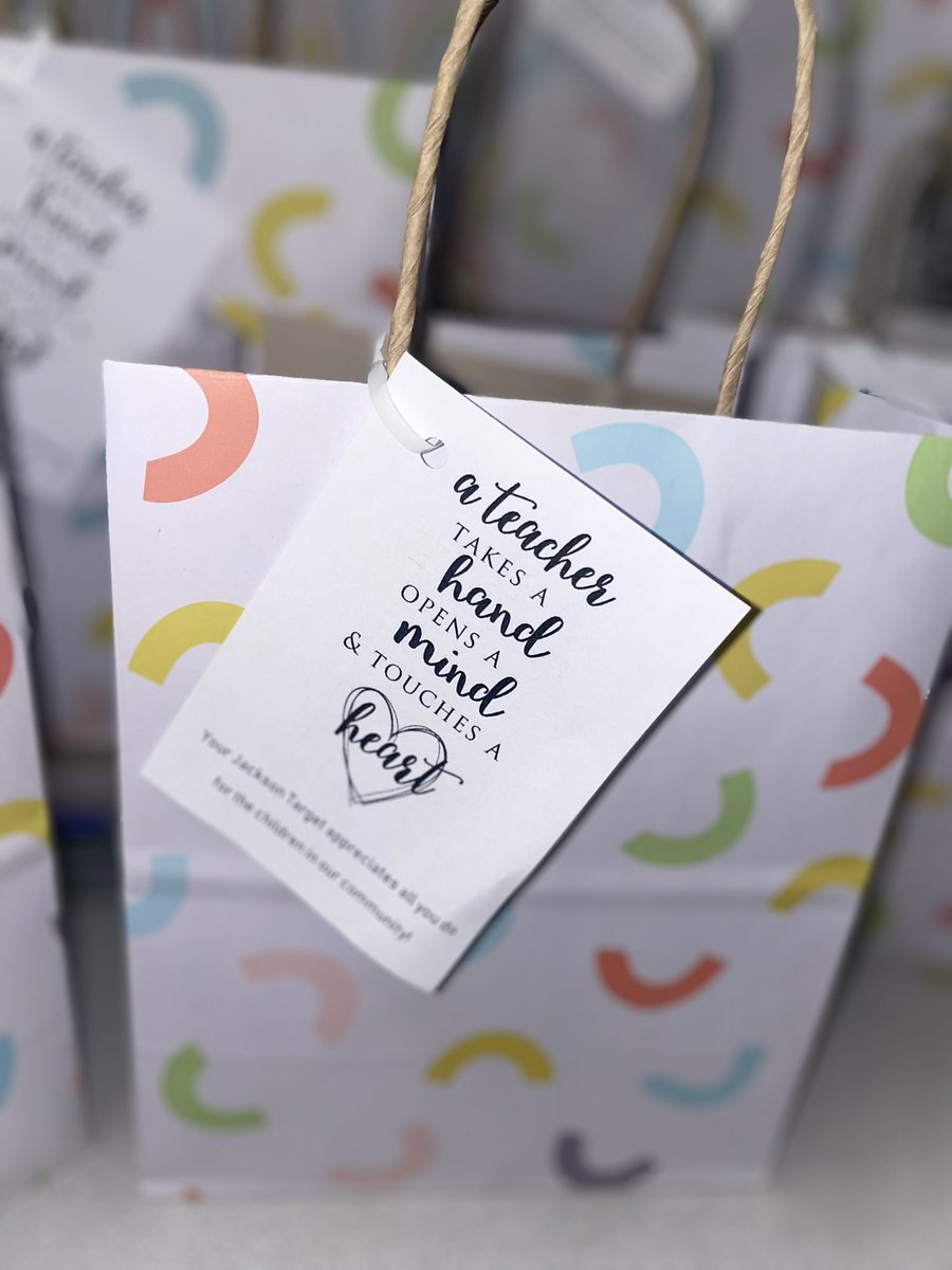 VsSullivan's tweet image. Here at 673 we wanted to make sure we took some time to thank some local Educators in our community for Teacher Appreciation Week ! Thank you @TousleyVictoria for partnering with me for this project I can’t wait to drop these off ! @Aubry33679932 @aleahmarie19 @TGT_Angel