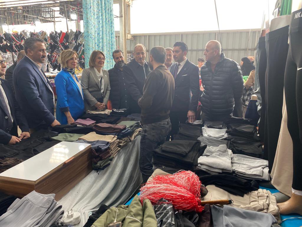 3. Bölge Milletvekili Adayımız Sn Dr. Medeni Yılmaz’ın Beylik Pazar Alanında komşularımız ve esnaflarımız ile buluşmasına İlçe Başkanımız <a href="/onder_karaburun/">Önder Karaburun</a> ve teşkilatımız ile katıldık. 

<a href="/alibabacan/">Ali Babacan</a> <a href="/medeniylmz/">Dr. Medeni Yılmaz</a> <a href="/drerhanerol/">Dr. Erhan Erol</a> <a href="/devapartisi/">DEVA Partisi</a> <a href="/istanbuldadeva/">DEVA Partisi İstanbul</a>