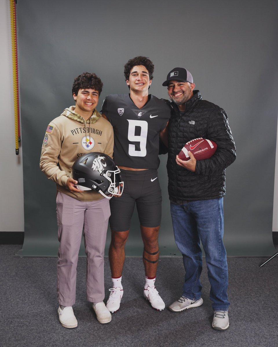 Hunter Najm (@hunternajm) on Twitter photo Thank you to <a href="/Coach_Kuz/">John Kuceyeski</a> <a href="/arbuckle_ben/">Ben Arbuckle</a> and <a href="/COACHSTACE_/">Stacey Ford</a> for an incredible day up in Pullman last Friday!
#GoCougs #ToTheDen24 Thank you to <a href="/Coach_Kuz/">John Kuceyeski</a> <a href="/arbuckle_ben/">Ben Arbuckle</a> and <a href="/COACHSTACE_/">Stacey Ford</a> for an incredible day up in Pullman last Friday!
#GoCougs #ToTheDen24