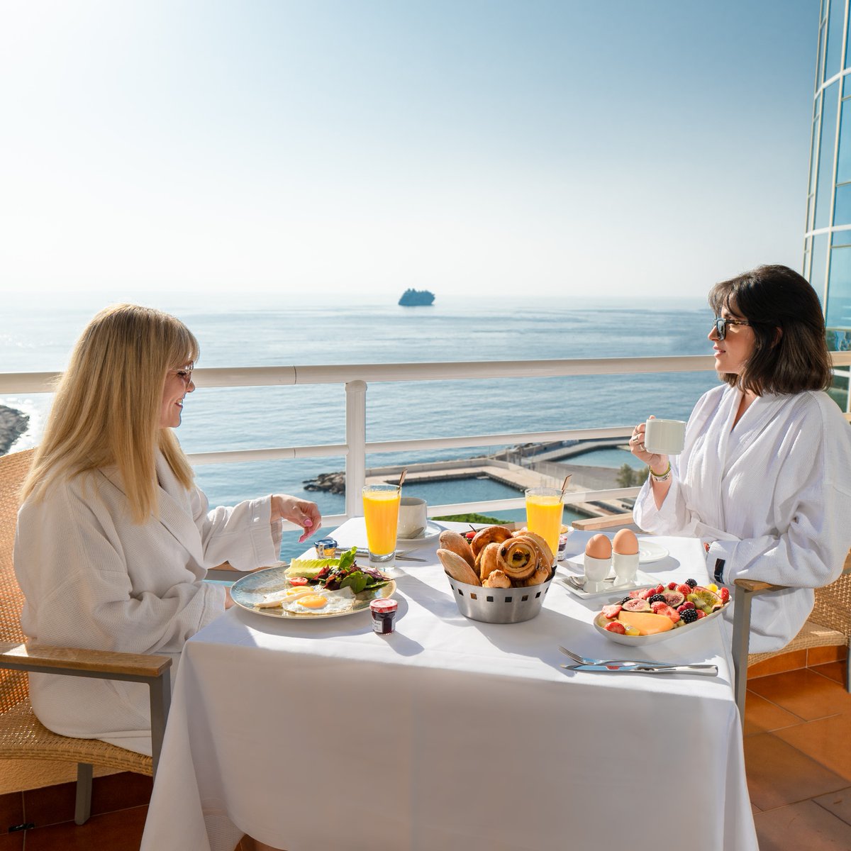 ⛵ homage to sweet awakenings - a breakfast with a sea view on the Larvotto Bay involves all the senses, embracing the beginning of the day with a caressing feeling of wellness.