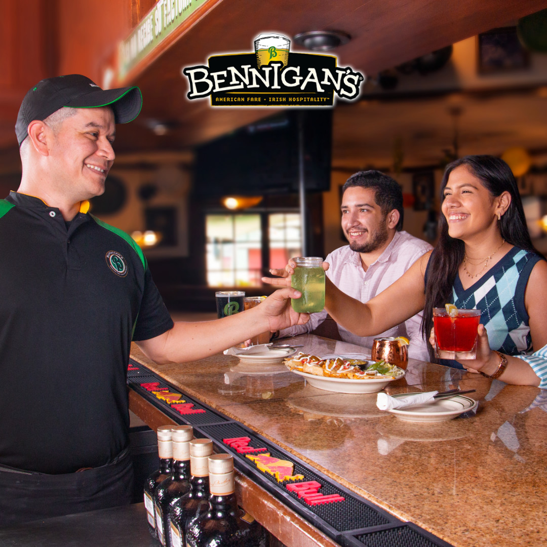 Bennigans_SV's tweet photo. Hay que brindar por las experiencias inolvidables🍻🍀😎🌴, siempre en el mejor lugar de la ciudad, te esperamos para que disfrutes de un buen ambiente, acompañado de las personas que más quieres💚✨

Estamos ubicados en La Gran Vía 📍 https://t.co/HQ8eglZRDx