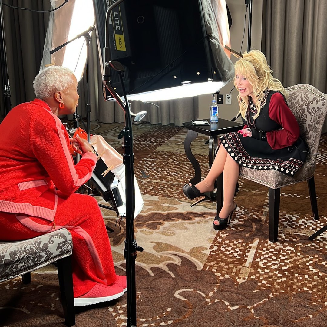 peachtreetv's tweet photo. How adorable is this photo of @MonicaKPearson and @DollyParton sharing a laugh during their interview⁉ Love to see two icons having a good time together! 😍 

Don't miss the exclusive interview on PeachtreeTV at 8 PM this Sunday! https://t.co/e3h62tl5jr