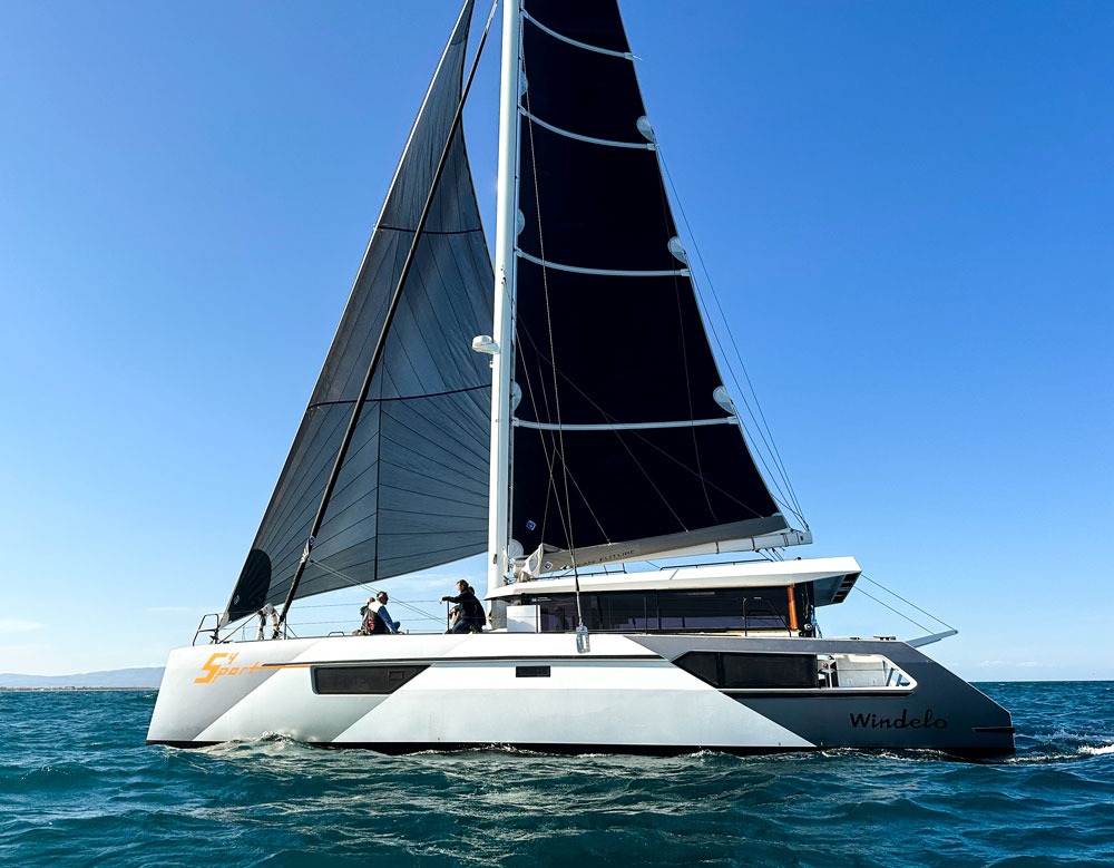 windelocat's tweet image. Here she is, Windelo 54 Sport, our latest #catamaran. All our catamarans are #PerformanceCatamarans, but if you want to spice up your #SailingAdventure, the Sport version is made for you: a fast, light (12,3 t) efficient, high-performance #sailboat, with comfortable living spaces