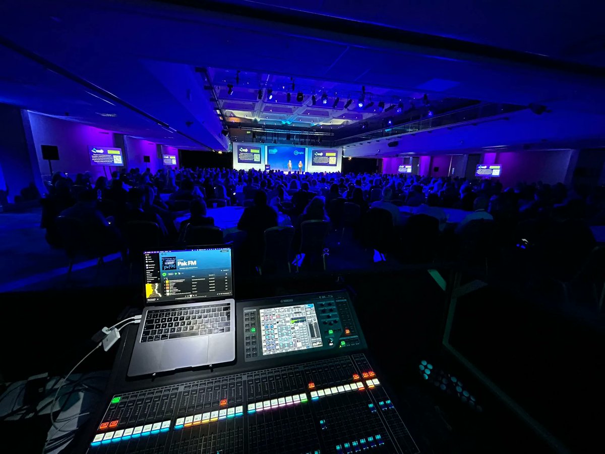 entertecltd's tweet photo. Delighted to be supporting Technovation for the @ITMtweets for #ITM2023 #Energise conference, featuring a slick set constructed from multiple single wrap sections. 

#eventprofs #events #audiovisual #eventtechnology #eventmanagement #eventproduction #proaudio #fullproduction https://t.co/uo4qpQLqZs