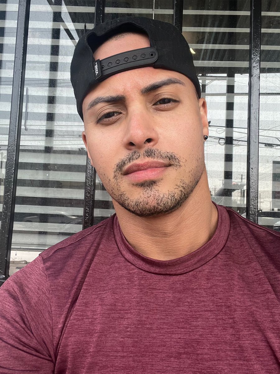NayshaLopez's tweet photo. Good Morning ! We halfway through the week, let’s get it ❤️ #cantwait4theweekend https://t.co/b8IFMOfRkh