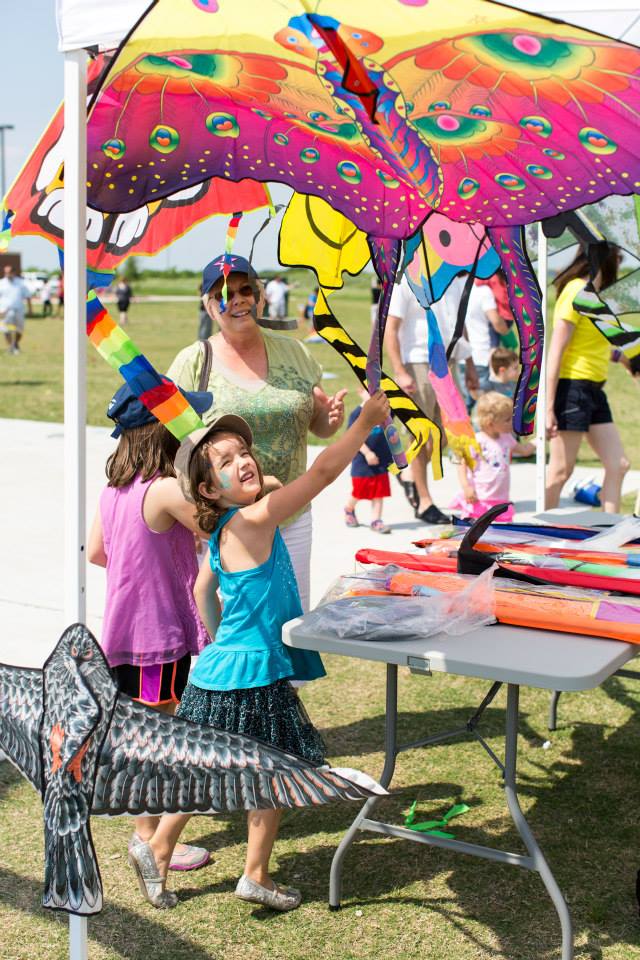 VisitTheColony's tweet photo. Celebrate the miracle of flight at The Colony’s FREE Up Up & Away Festival! Join us at Prestwick STEM Academy on May 7 for kite flying, paper airplanes, music and more!
https://t.co/s4u58l9MJw
#familyfun #playtc #thingstodoDFW https://t.co/1wdCsddJLD