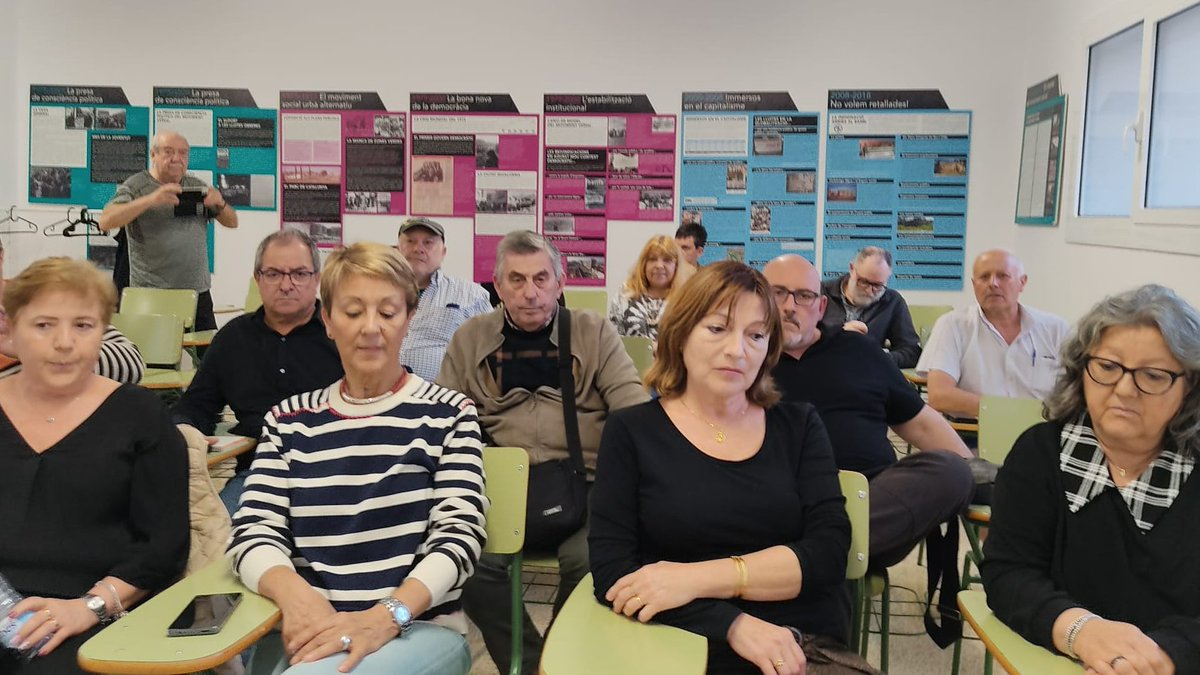 ToniBarbara's tweet photo. FAVS en Sabadell. 2ª sesión del ciclo formativo Hablar de salud y sanidad sin reservas ni eufemismos. Tarde gratificante y saludable con compañer@s del activismo social. Sin PARTICIPACIÓN SOCIAL no hay salud ni sanidad y eso tratamos SALUD ! @favsbd @ToniBarbara @MareaBlancaCAT https://t.co/pbNoqXmulx