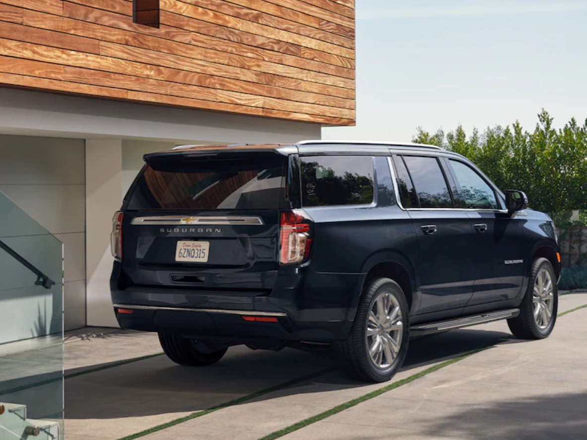 FlagstaffChevy's tweet image. Experience the ultimate in family adventure with the all-new 2023 Suburban! With its spacious interior, advanced technology, and unbeatable performance, you&apos;ll be ready for anything the road throws your way. #2023Suburban #FamilyAdventure #ChevyPower