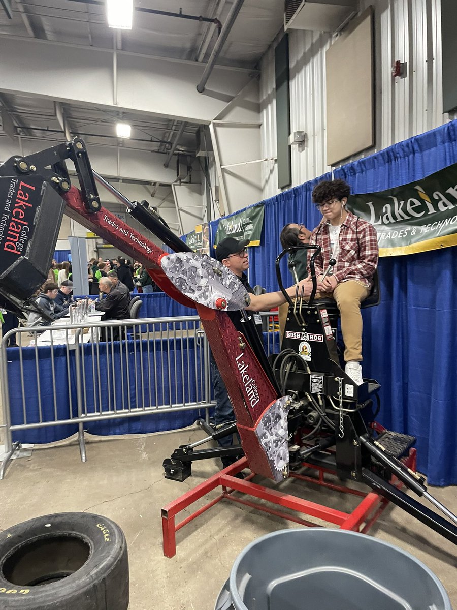 Our students are enjoying all the exhibits and information at the Try-a-Trade convention at the <a href="/lloydexh/">Lloydminster Agricultural Exhibition Association</a> this morning! 🛠️

#yll #HRHS #thisisLCSD <a href="/LloydCatholic/">LCSD</a> <a href="/TryATradeLloyd/">Try-A-Trade Lloyd</a>